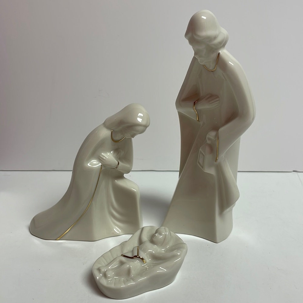 Mikasa 3 piece Holy Night Nativity Mary Jesus Joseph